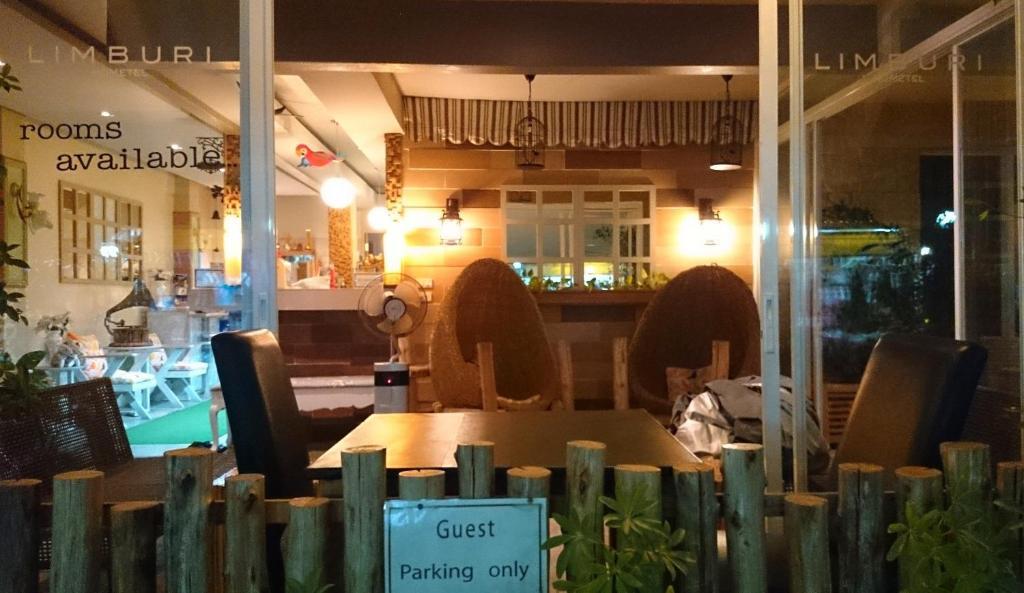 Limburi Hometel Phuket Eksteriør billede